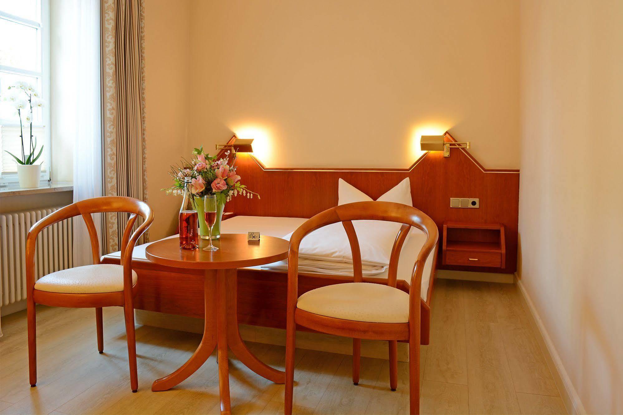 Hotel Garni Kaiserstuhl Ihringen Extérieur photo